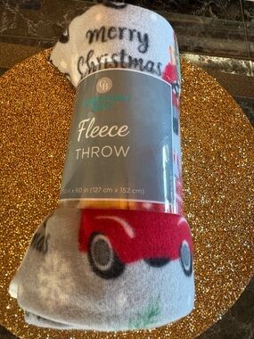 Comfort Bay NWT Holiday Fleece Throw - Silver,Red, Black. Size 50”x60”